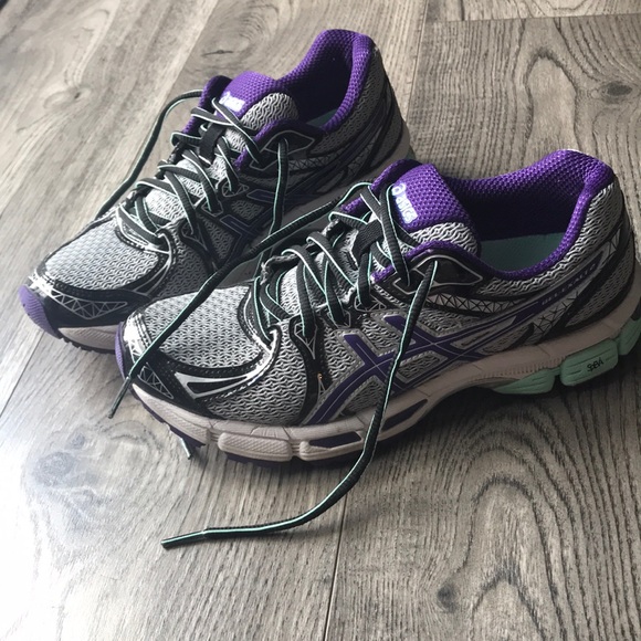 ASICS - Picture 3 of 8